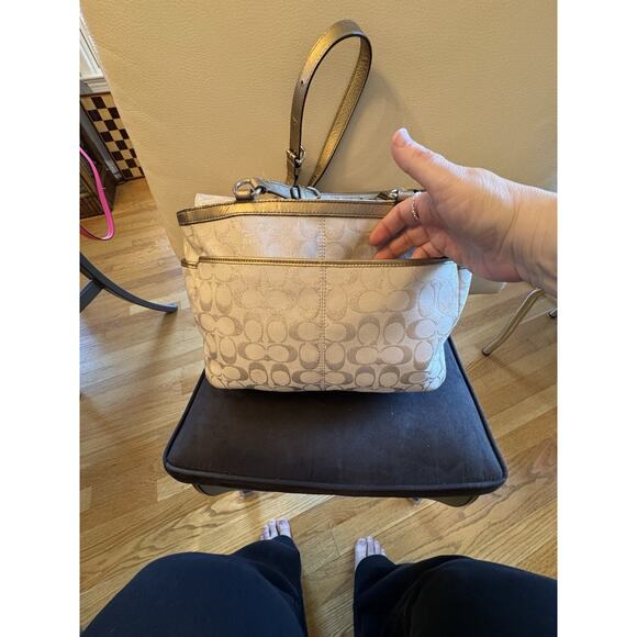 Coach Large Gold Metallic Signature Gallery Bag - Picture 4 of 16